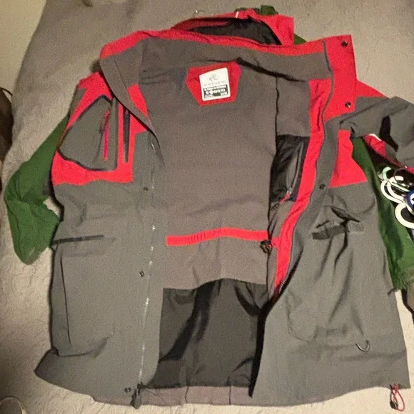 Like new Men’s all-weather performance coat by Bass Pro Shops, size XLT. - Picture 3 of 5